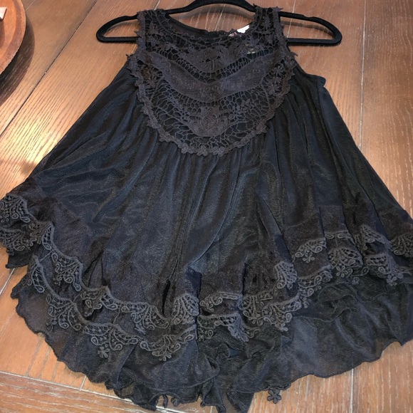 Paradiso Tops - 🎉HP🎉 🔥Super Cute Lace Top